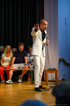 STAND UP (15 of 71)